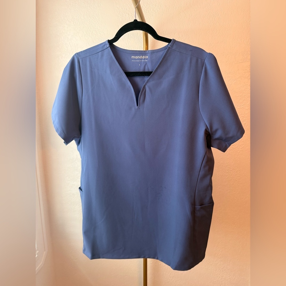 Mandala Scrub Top Size L Blue V-Neck | Minor Stain